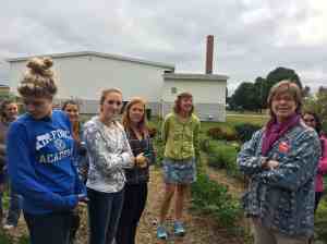 Dietetics students visit garden with Karen Balnis